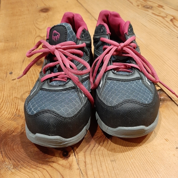 Wolverine Women's Pink/Black JetStream Carbonmax Safety Toe Shoe - W10678 - Picture 3 of 8